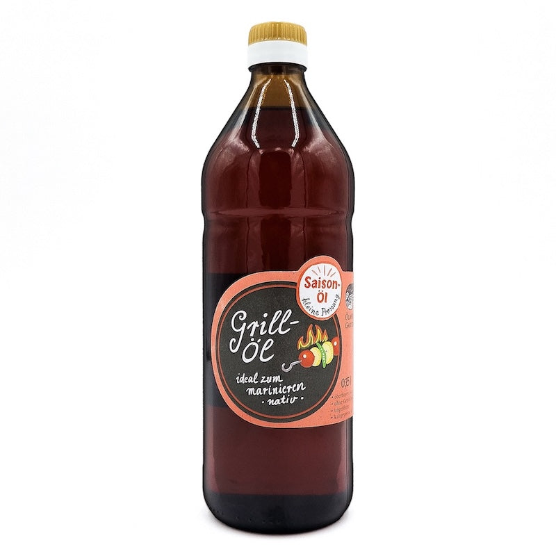 Grillöl nativ kaltgepresst, ideal zum marinieren, 750 ml in brauner Glasflasche der Ölmühle Garting auf weißem Hintergrund
