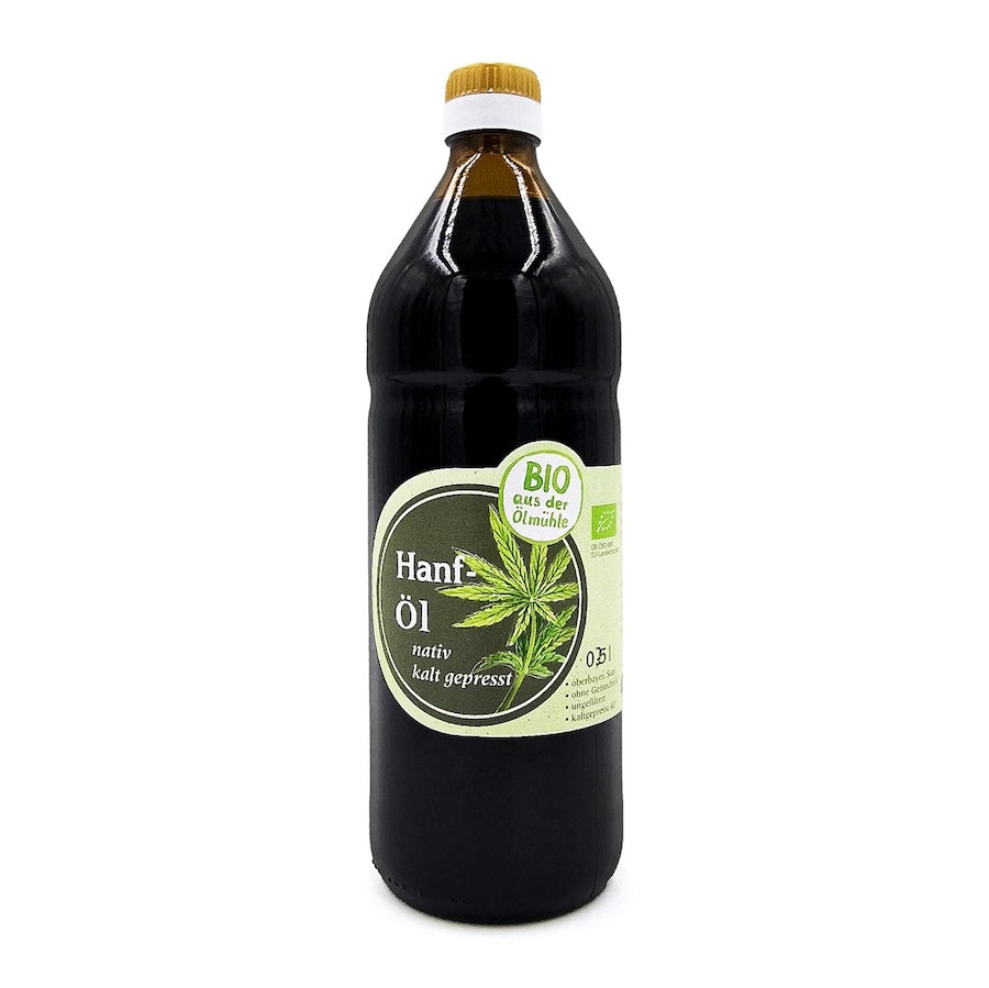 Bio Hanfoel nativ kaltgepresst, 750 ml Glasflasche der Ölmühle Garting auf weißem Hintergrund
