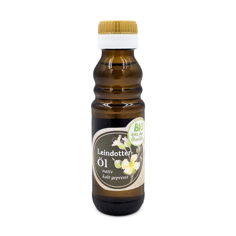 Bio Leindotteröl nativ kaltgepresst, 100 ml in brauner Glasflasche der Ölmühle Garting mit beigem Etikett auf weißem Hintergrund