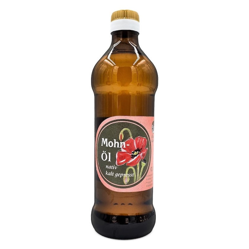 Mohnöl nativ kaltgepresst, 500 ml in brauner Glasflasche der Ölmühle Garting auf weißem Hintergrund