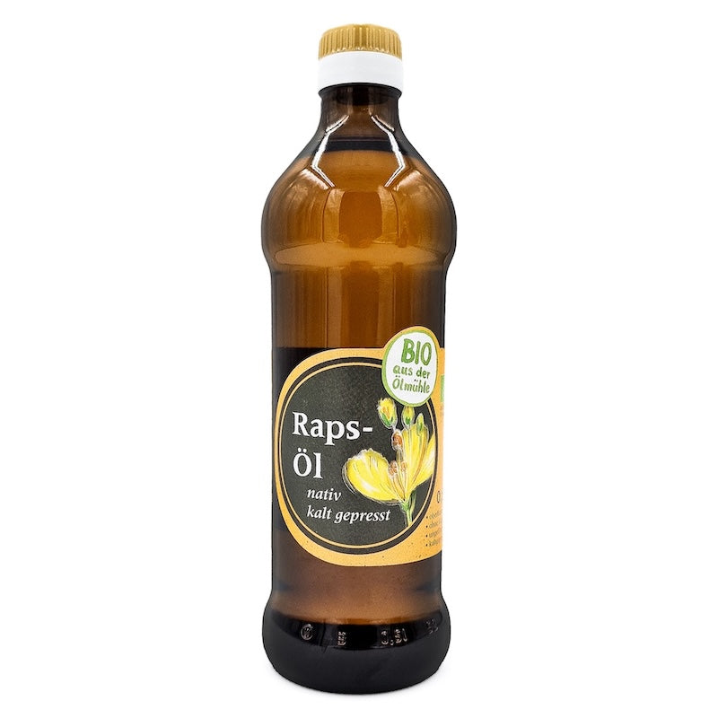 Bio Rapsoel nativ kaltgepresst, 500 ml Glasflasche der Oelmuehle Garting auf weißem Hintergrund