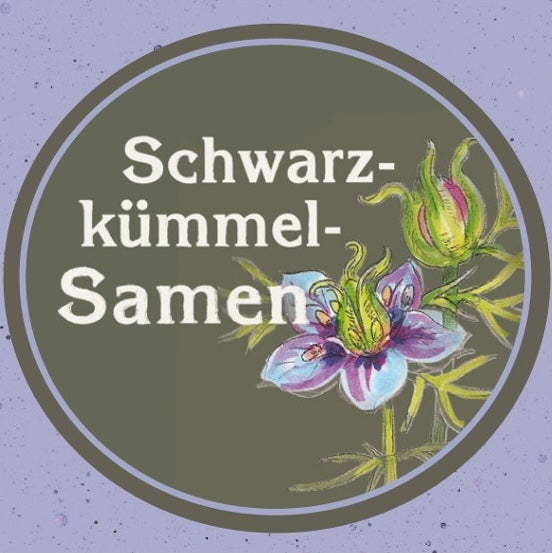 Lila Etikett der Schwarzkuemmelsamen aus der Ölmühle Garting mit Blueten des Schwarzkuemmels