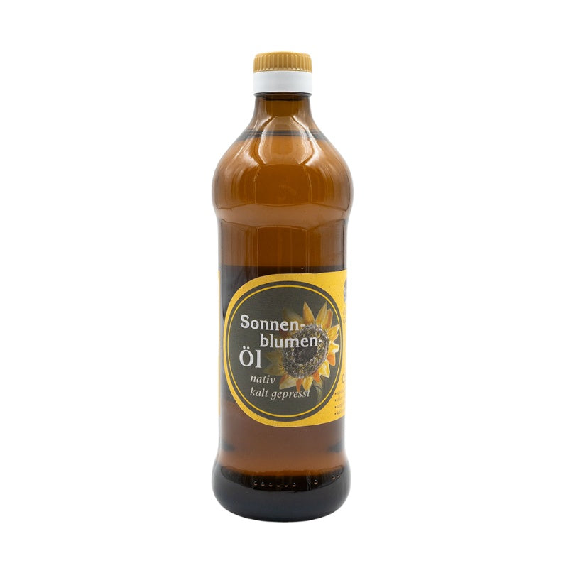 Sonnenblumenöl nativ kaltgepresst, 500 ml in brauner Glasflasche der Ölmühle Garting auf weißem Hintergrund