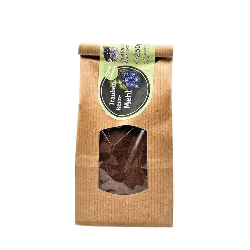 Traubenkernmehl, 250g Tüte der Ölmühle Garting, vegan und glutenfrei mit grünem Etikett auf weißem Hintergrund