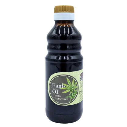 Hanfoel nativ kaltgepresst, 250 ml Glasflasche der Oelmuehle Garting auf weißem Hintergrund