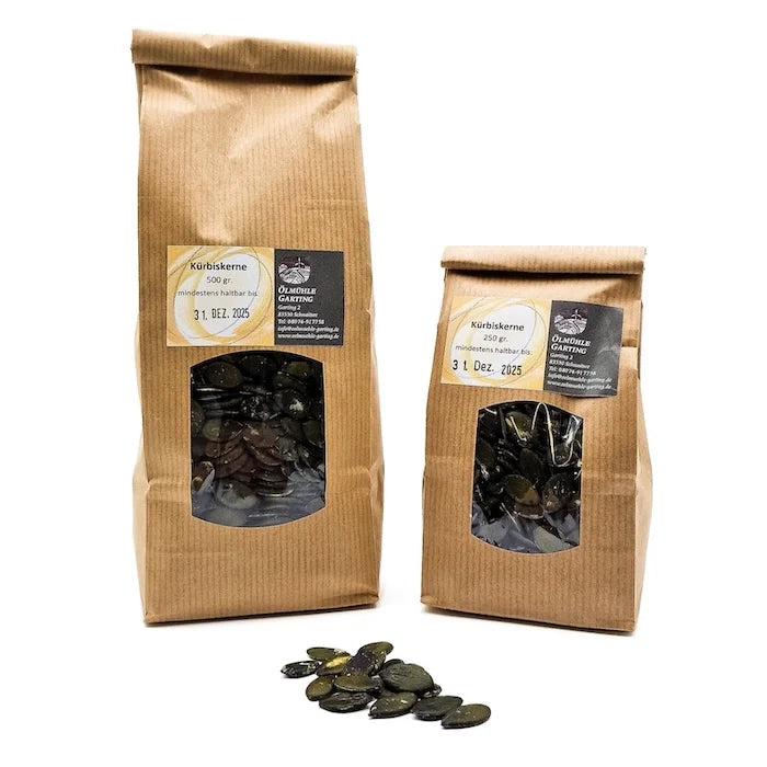 Kürbiskerne in Papierbeuteln mit Sichtfenster, verschiedene Größen – Ölmühle Garting