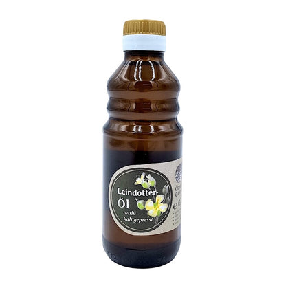 Leindotteröl nativ kaltgepresst, 250 ml in brauner Glasflasche der Ölmühle Garting auf weißem Hintergrund