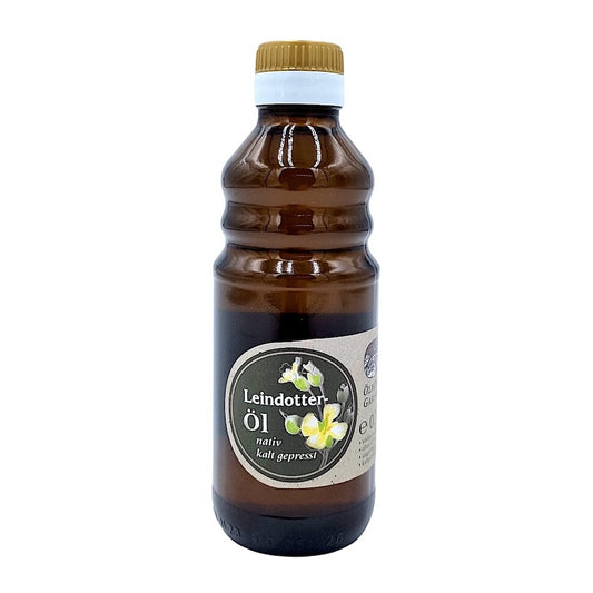 Leindotteröl nativ kaltgepresst, 250 ml in brauner Glasflasche der Ölmühle Garting auf weißem Hintergrund