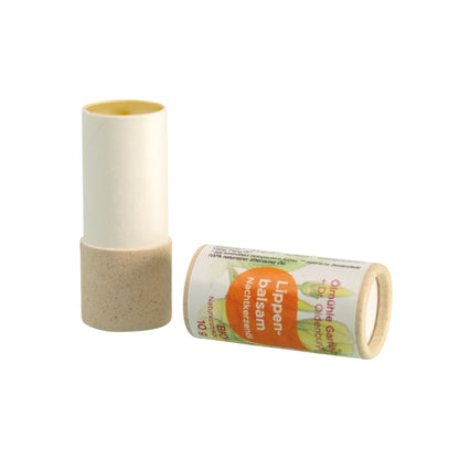 Bio Lippenbalsam mit Nachtkerzenöl, natürlich und vegan, Naturkosmetik, Ölmühle Garting und Dr. Oldenburg, Lippenstift geöffnet auf weißem Hintergrund