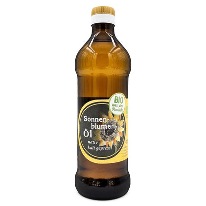 Bio Sonnenblumenöl nativ kaltgepresst, 500 ml in brauner Glasflasche der Ölmühle Garting auf weißem Hintergrund