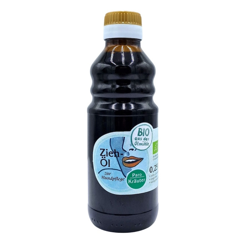 Bio Ziehöl Kräuter zur Mundpflege, 250 ml in brauner Glasflasche der Ölmühle Garting auf weißem Hintergrund