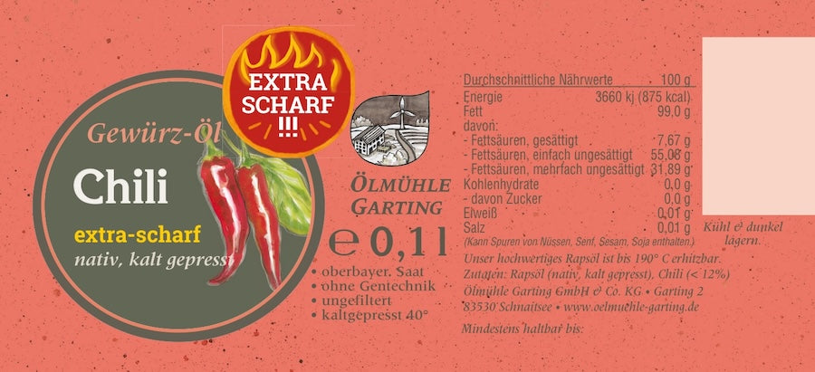 Etikett des nativen kaltgepressten Chiliöls extra scharf der Ölmühle Garting mit Produktangaben und Nährwerttabelle